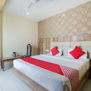 Oyo 48974 Shweta Residency Hotel